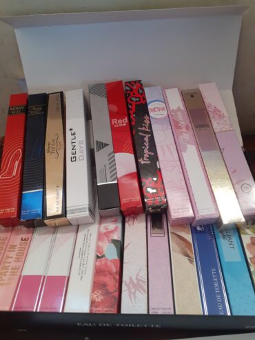 Box of 24 packs of pocket perfumes